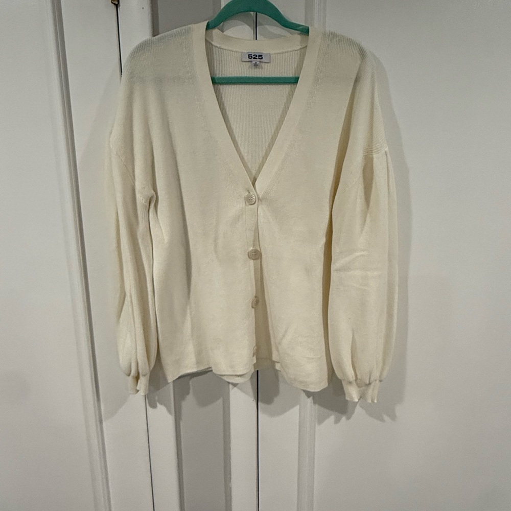 Women's Cream Cardigan Sweater 525 - Picture 2 of 9